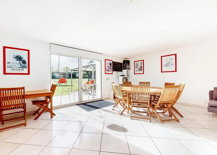 Holiday home Awesome In With Sauna *