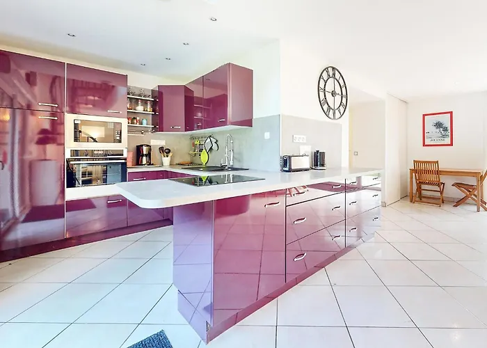 Holiday home Awesome In With Sauna Rubercy